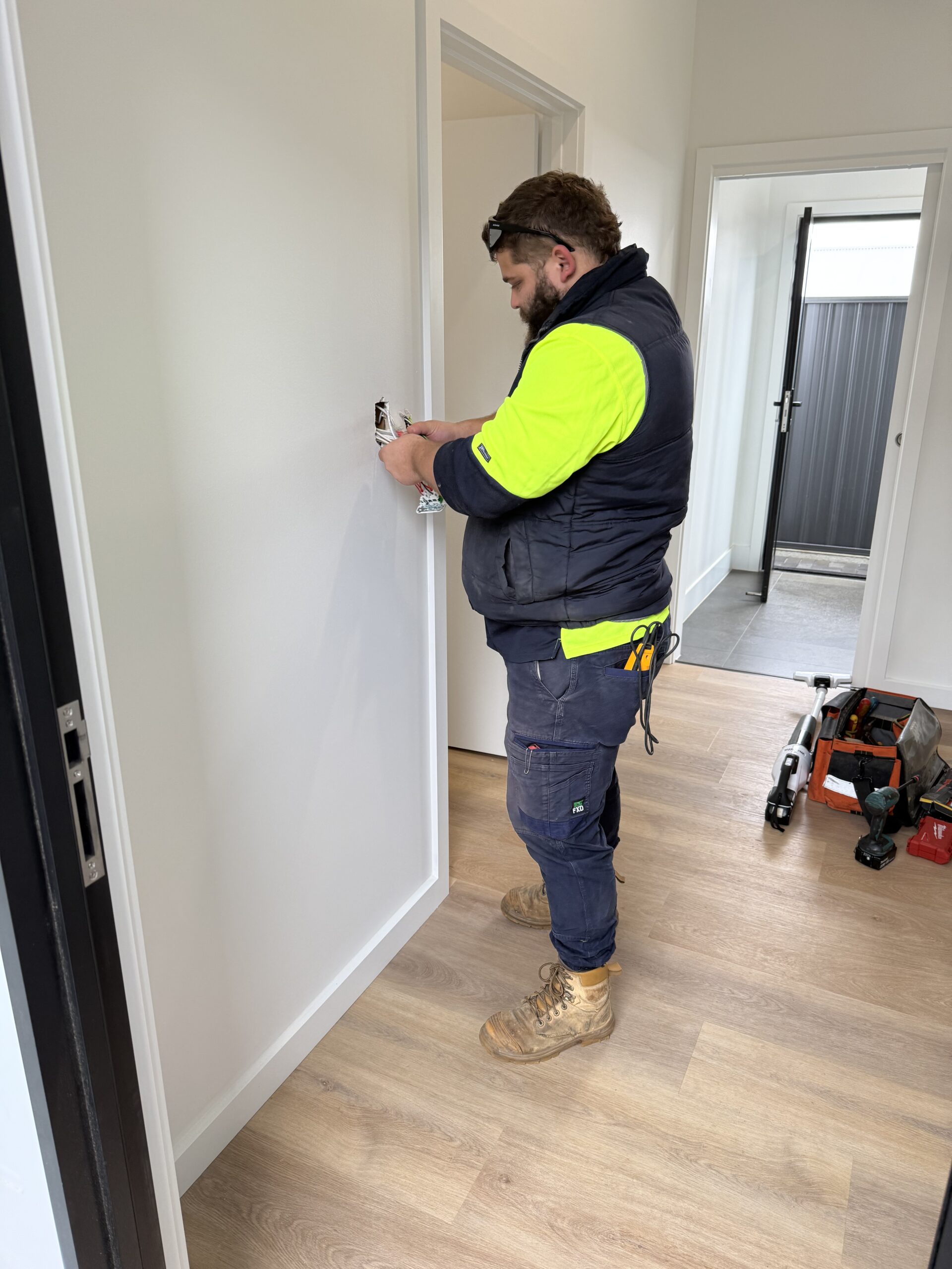 Emergency Electrician – 24/7